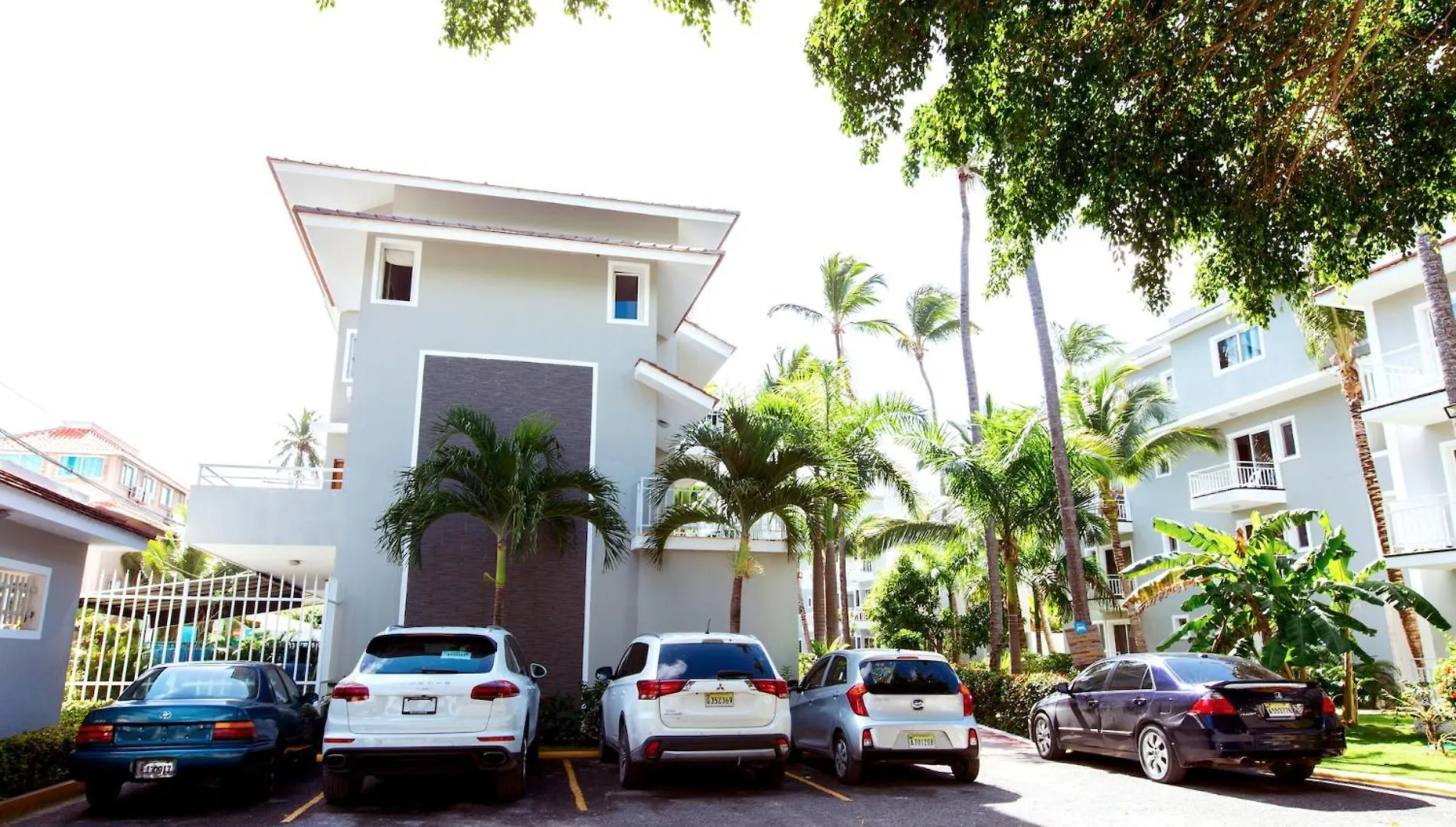 Hotel Tropicana Suites Deluxe Beach Club And Pool - Playa Los Corales Punta Cana