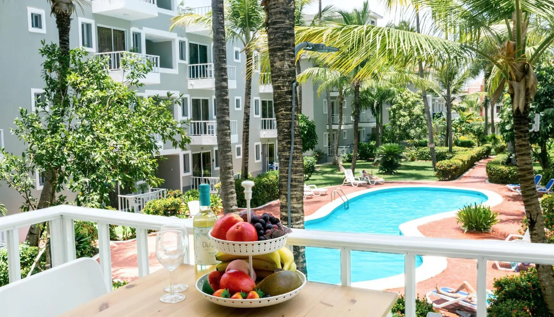 Tropicana Suites Deluxe Beach Club And Pool - Playa Los Corales Punta Cana 5*,