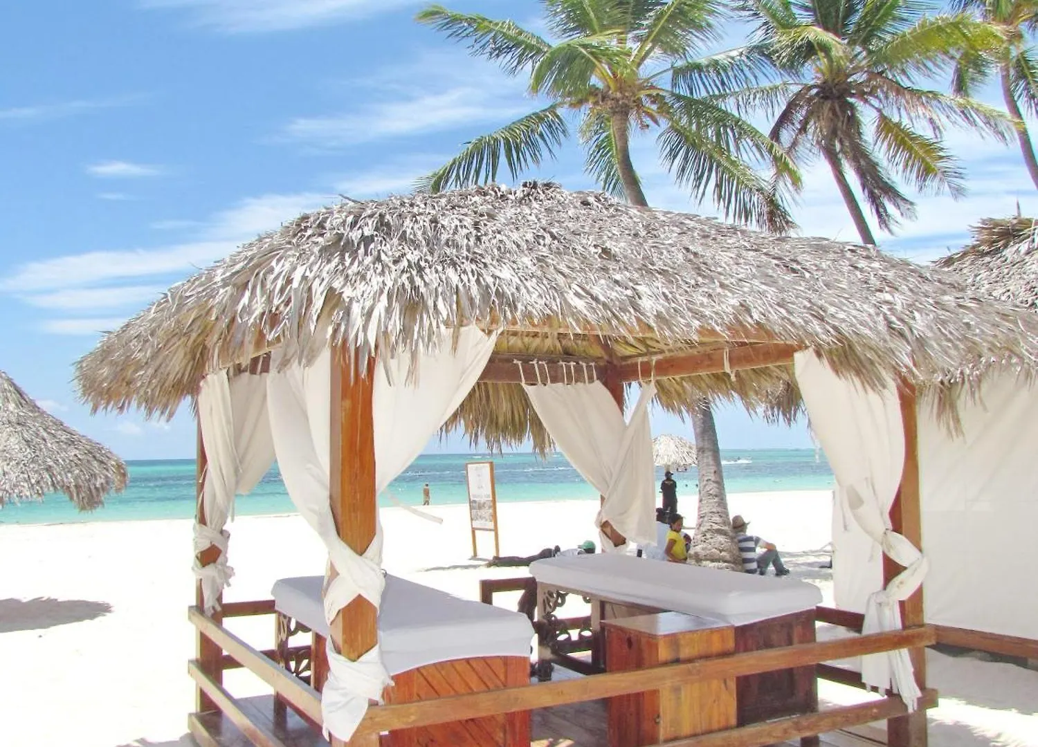 Tropicana Suites Deluxe Beach Club And Pool - Playa Los Corales Punta Cana Hotel